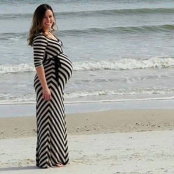 Pregnant mom takes amazing picture — but look who shows up to the right
