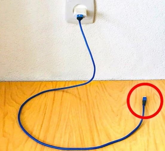 Never leave a charger in an outlet without your phone: I’ll expose the three major reasons