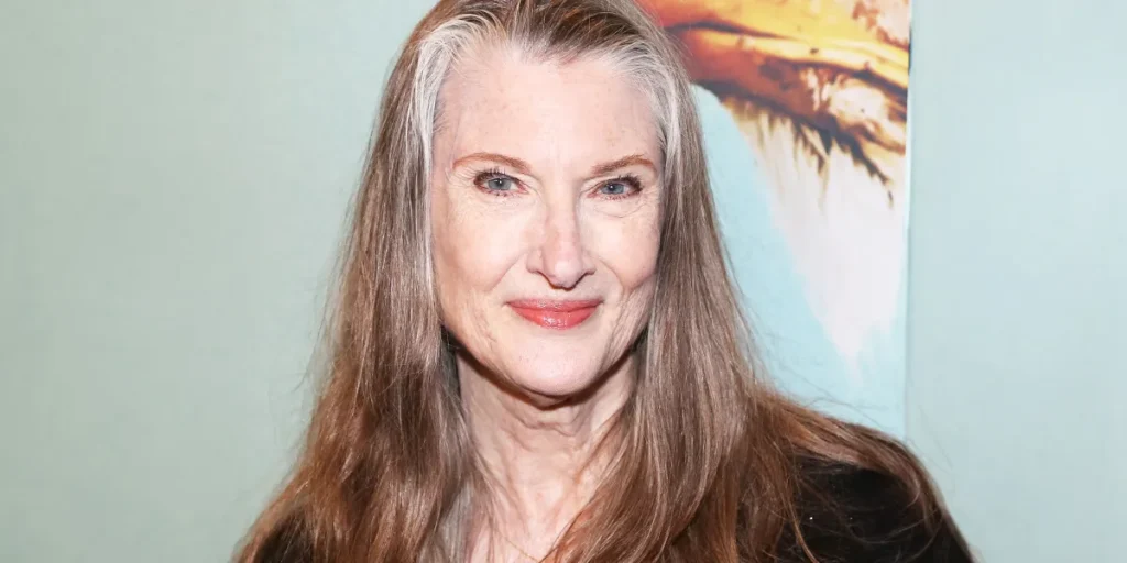This TV Star Found Love at 46 & Years Later, Faced the Death of Her Stepson – Inside Her Life